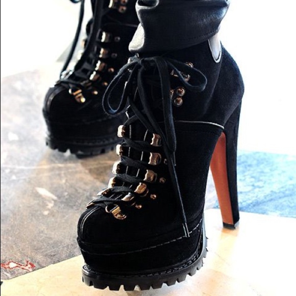 Alaïa Booties NWOT